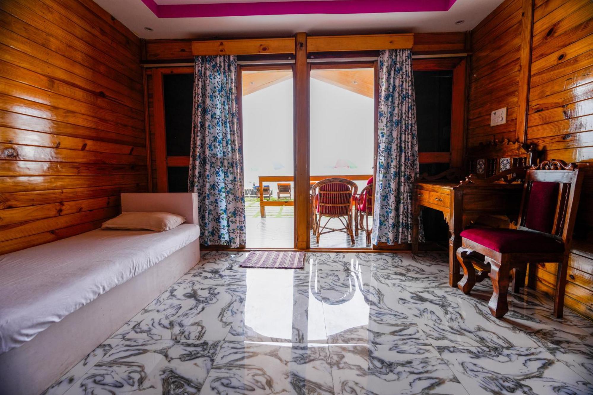 Om Sai Beach Resort Agonda Esterno foto